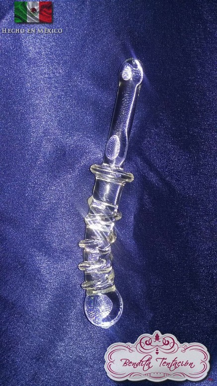 Dildo de cristal con mango largo y textura en espiral